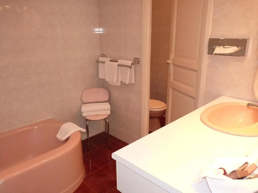 Hotel Hostellerie Des 7 Molles Sauveterre